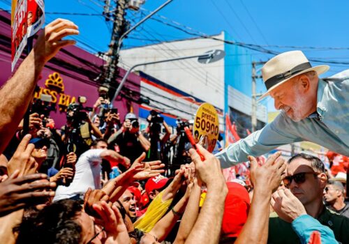 Fim da 6x1, veto a Bets e música de Nossa Senhora: a primeira caminhada da campanha de Lula em São Paulo