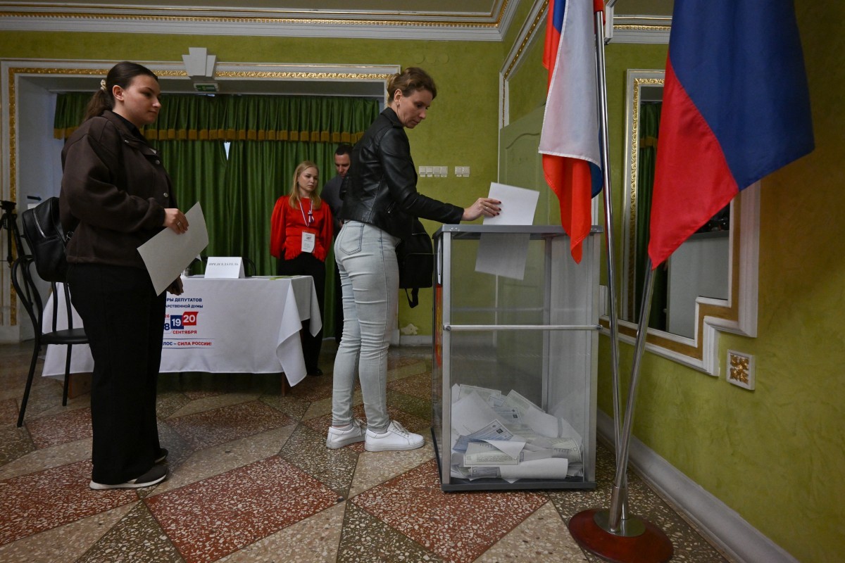 Rússia realiza eleições parlamentares inclusive em áreas dentro da Ucrânia; Governo Zelensky critica