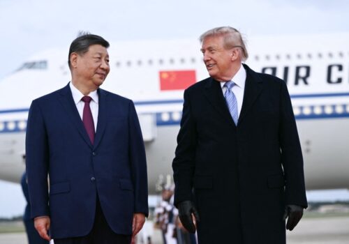 Trump afirmou para Xi Jinping que ajuda da China ao Irã é 'inaceitável', diz embaixador