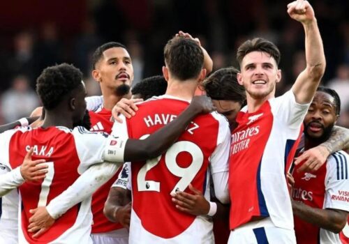 Problema técnico em aeroportos do Reino Unido faz Arsenal adiar voo para jogo da Champions