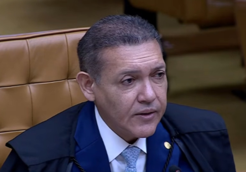 Nunes Marques se declara suspeito e pede para não participar de votação do julgamento de Moraes