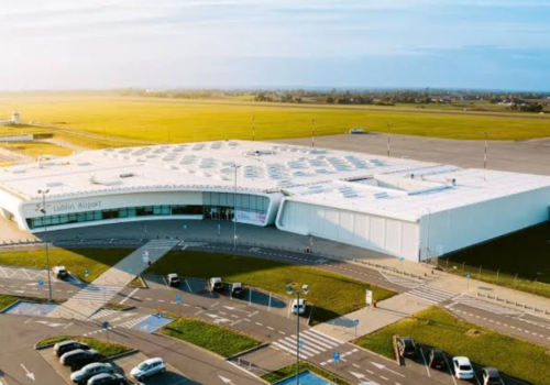 Polônia fecha aeroportos temporariamente por operações de aviação na guerra entre Rússia e Ucrânia