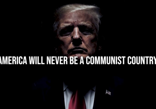 VÍDEO: Governo Trump divulga novo comercial com imagens de presidente e música que diz 'me ame'