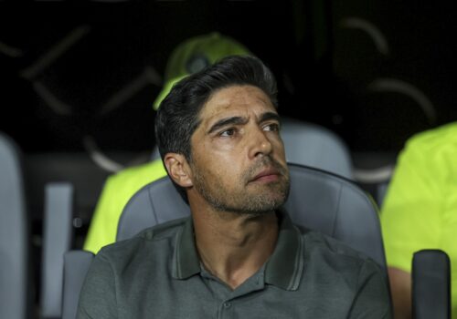 Abel Ferreira é suspenso por dois jogos pelo STJD e desfalca Palmeiras no Brasileirão