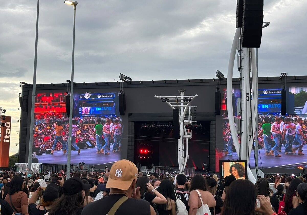 Primeira atração de K-Pop da história do Rock in Rio, NEXZ atrai multidão desde cedo para festival