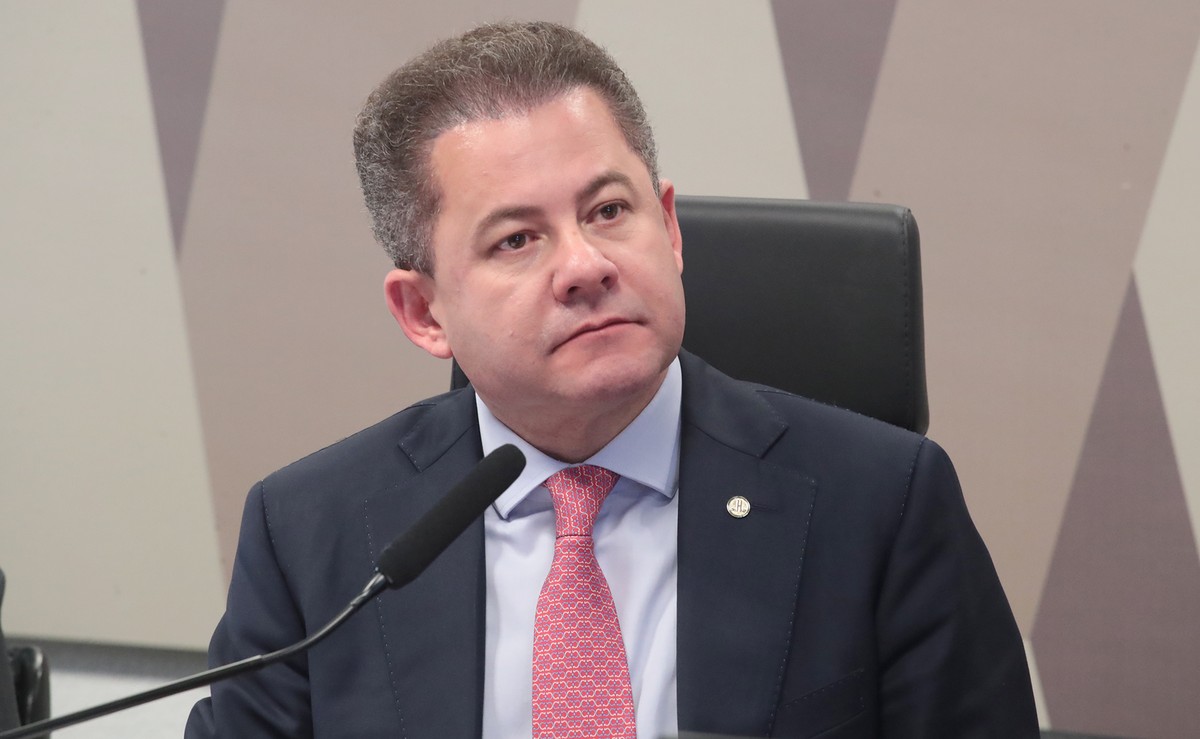 Dino diz que Cezinha de Madureira usou função parlamentar para sugerir influência sobre ministros