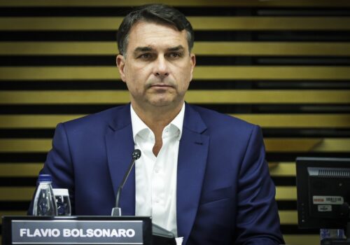 Flávio diz que informações divulgadas em quebra de sigilo demonstram que não há irregularidades contra ele