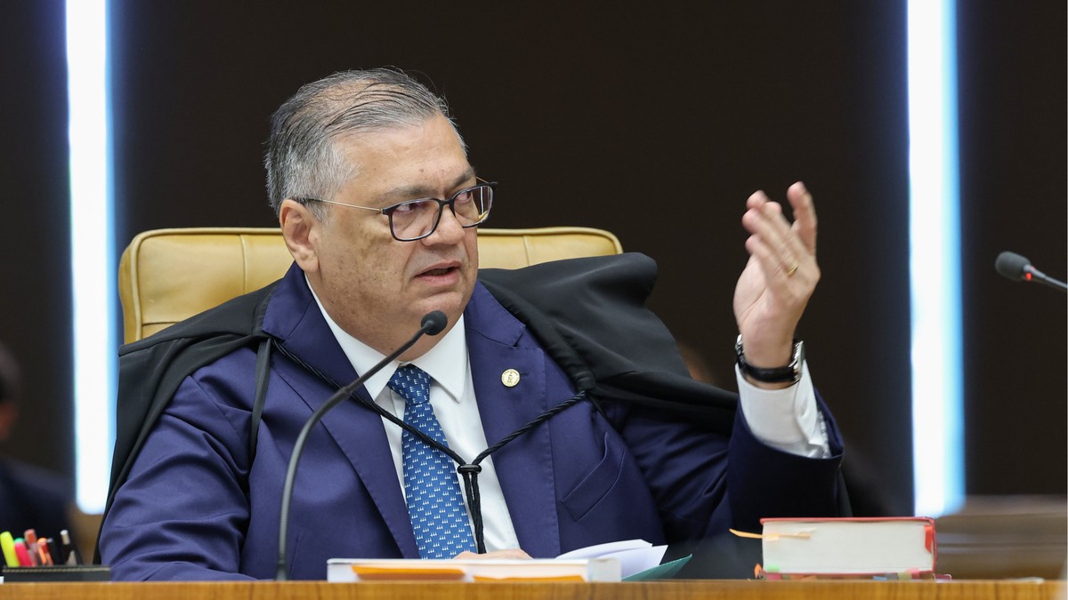 Dino pede postura de Fachin em sessão do STF: 'Vossa Excelência está assistindo isso há horas'