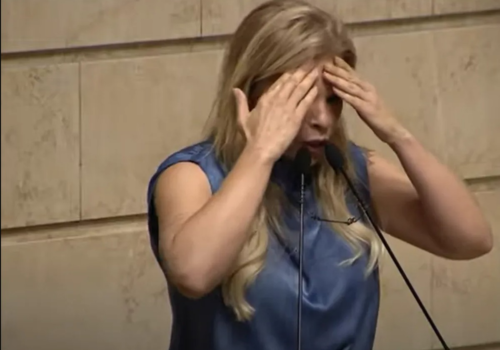 Justiça mantém prisão de Veronica Costa por tortura contra ex-marido