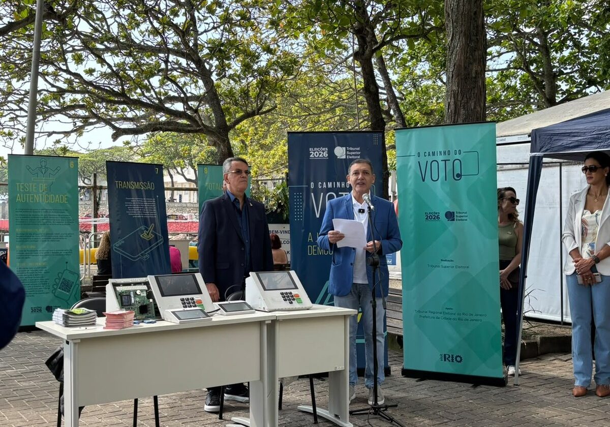 Nunes Marques incentiva eleitores a levar 'cola' de papel durante eleições de outubro