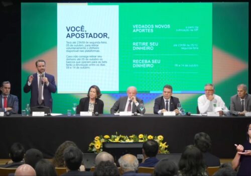Lula compara bets a vício em crack ao oficializar proibição: 'Medida dura, drástica e necessária'