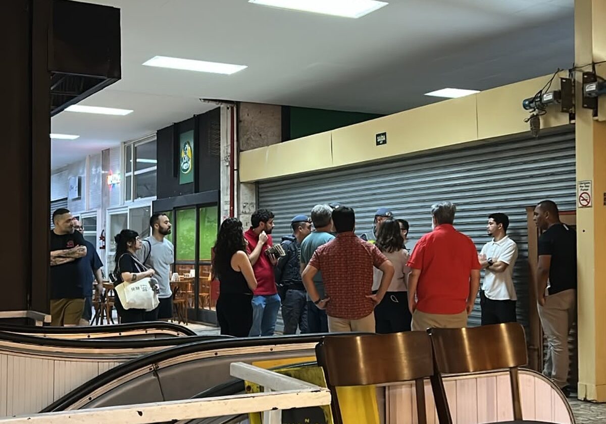 Galeria no Centro de SP fecha as portas para impedir ato pró-Lula