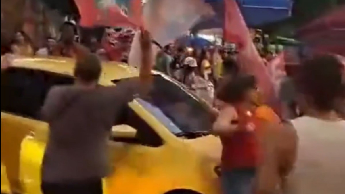 Motorista é preso após avançar com carro contra manifestantes em ato pró-Lula em BH