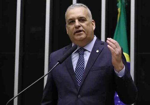 Gilmar Mendes manda arquivar investigação de estupro contra vice de Flávio