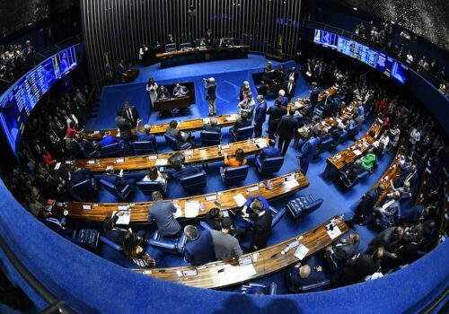 PT propõe reduzir maioridade penal para 16 anos em crimes hediondos