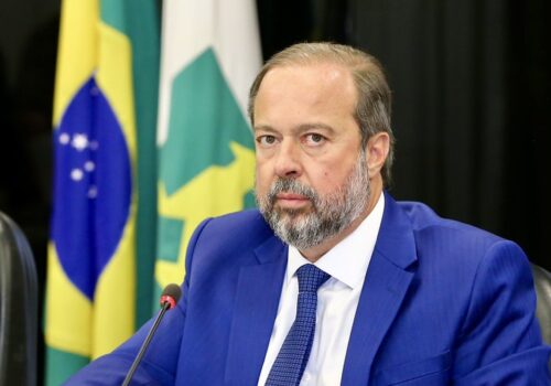 Mensagens de Vorcaro mostram conversa com Alexandre Silveira sobre plano de fusão de Enel e Light