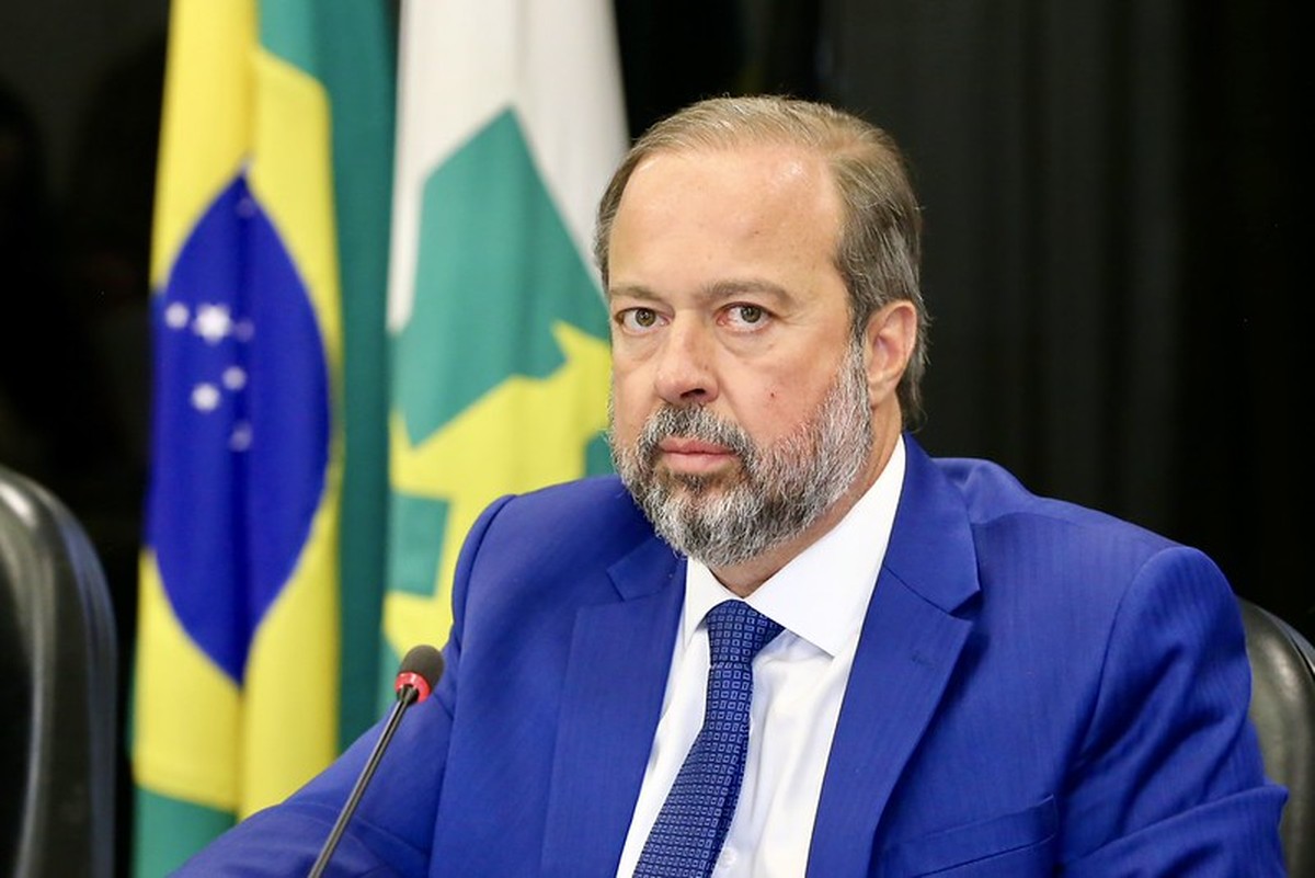 Mensagens de Vorcaro mostram conversa com Alexandre Silveira sobre plano de fusão de Enel e Light