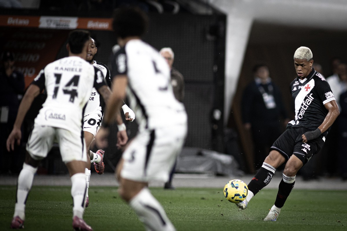 Onde assistir a Vasco x Corinthians pelo Brasileirão e aos outros jogos deste sábado (24)