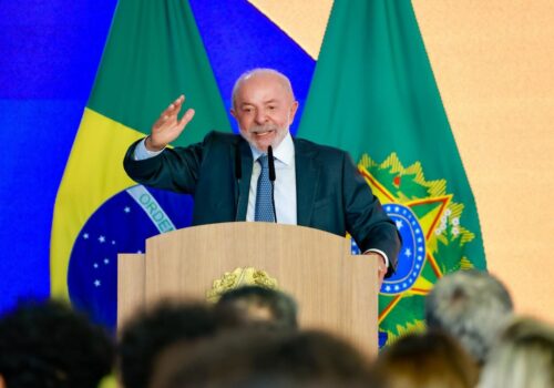 Campanha de Lula apresenta para observadores internacionais das eleições supostas interferências da Meta