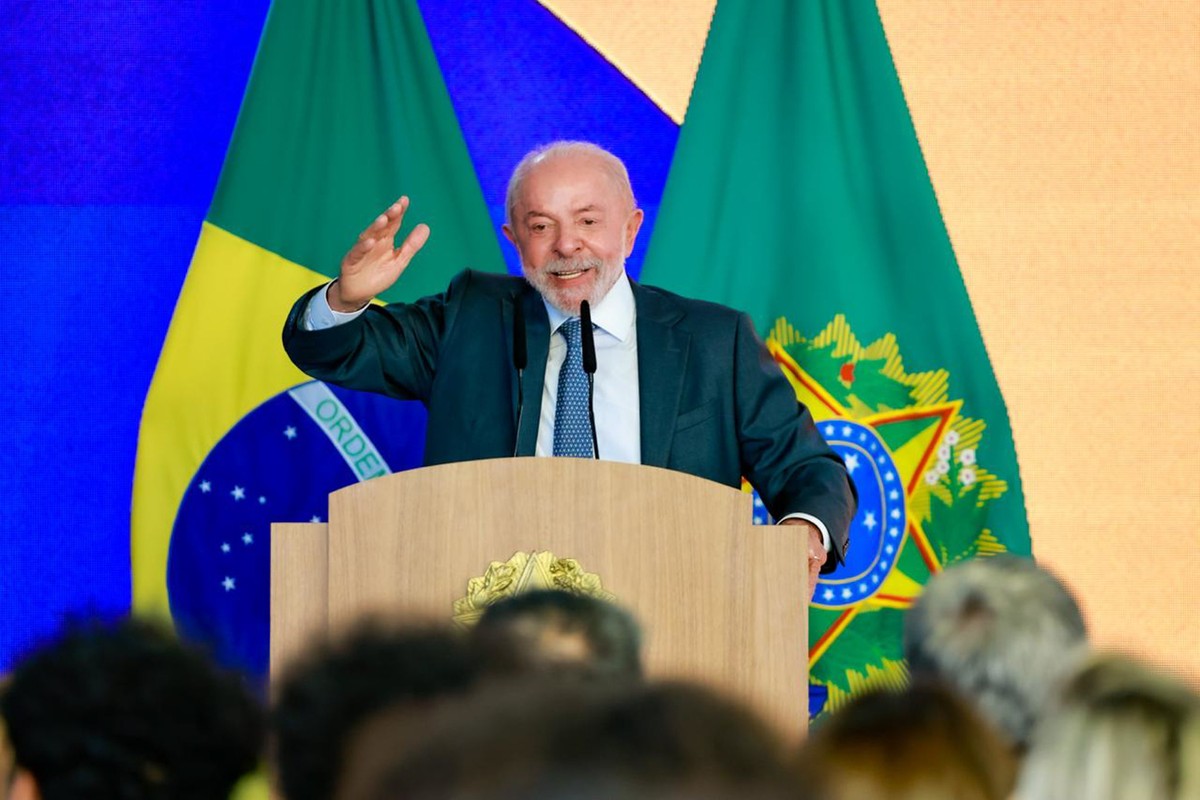 Campanha de Lula apresenta para observadores internacionais das eleições supostas interferências da Meta