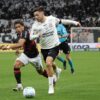 Onde assistir a Corinthians x Vitória pelo Brasileirão e aos outros jogos desta segunda-feira (19)