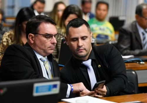 Cleitinho declara apoio a Flávio Bolsonaro no segundo turno das eleições presidenciais