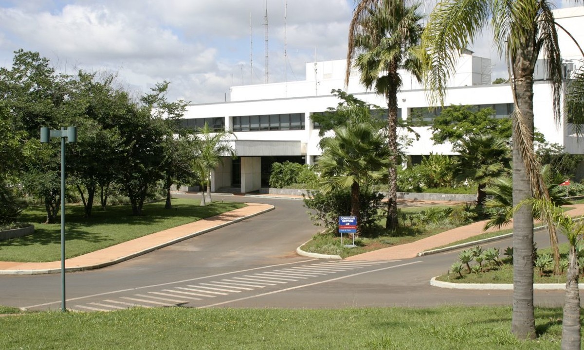 PF cumpre mandados de busca e apreensão contra suspeitos de ameaça a embaixada dos EUA