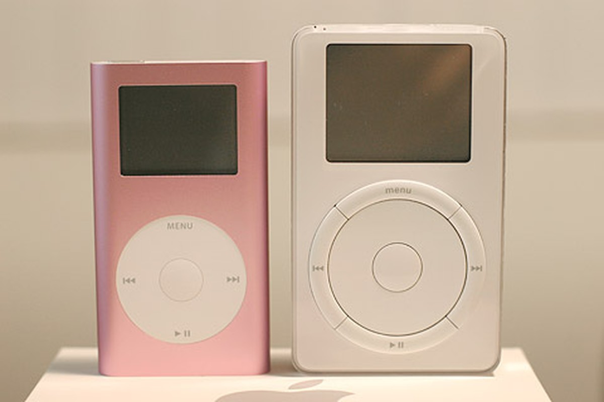 Lançamento do iPod completa 25 anos; relembre os sucessos que tocavam no fone de ouvido no Brasil e no mundo
