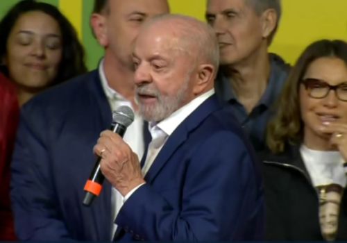 Lula admite que esperava vencer no 1º turno e diz que campanha começa de novo