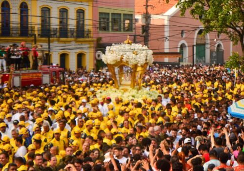 Círio de Nazaré deve levar milhões às ruas de Belém; Aparecida se prepara para dia da padroeira