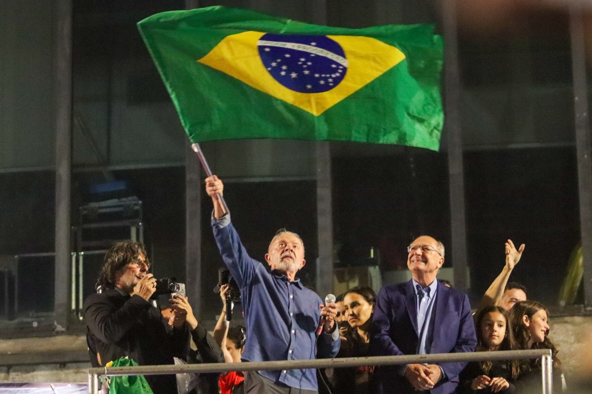 Virada de Lula sobre Flávio passa por avanço do presidente na região Sudeste e por redução de abstenções