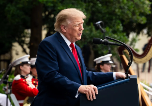 Questionado sobre impeachment caso perca eleições, Trump diz ter informações de crimes de Biden, Obama e Clinton