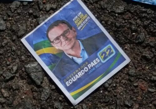 Eduardo Paes e Douglas Ruas acionam Justiça contra santinhos falsos com número e foto trocados